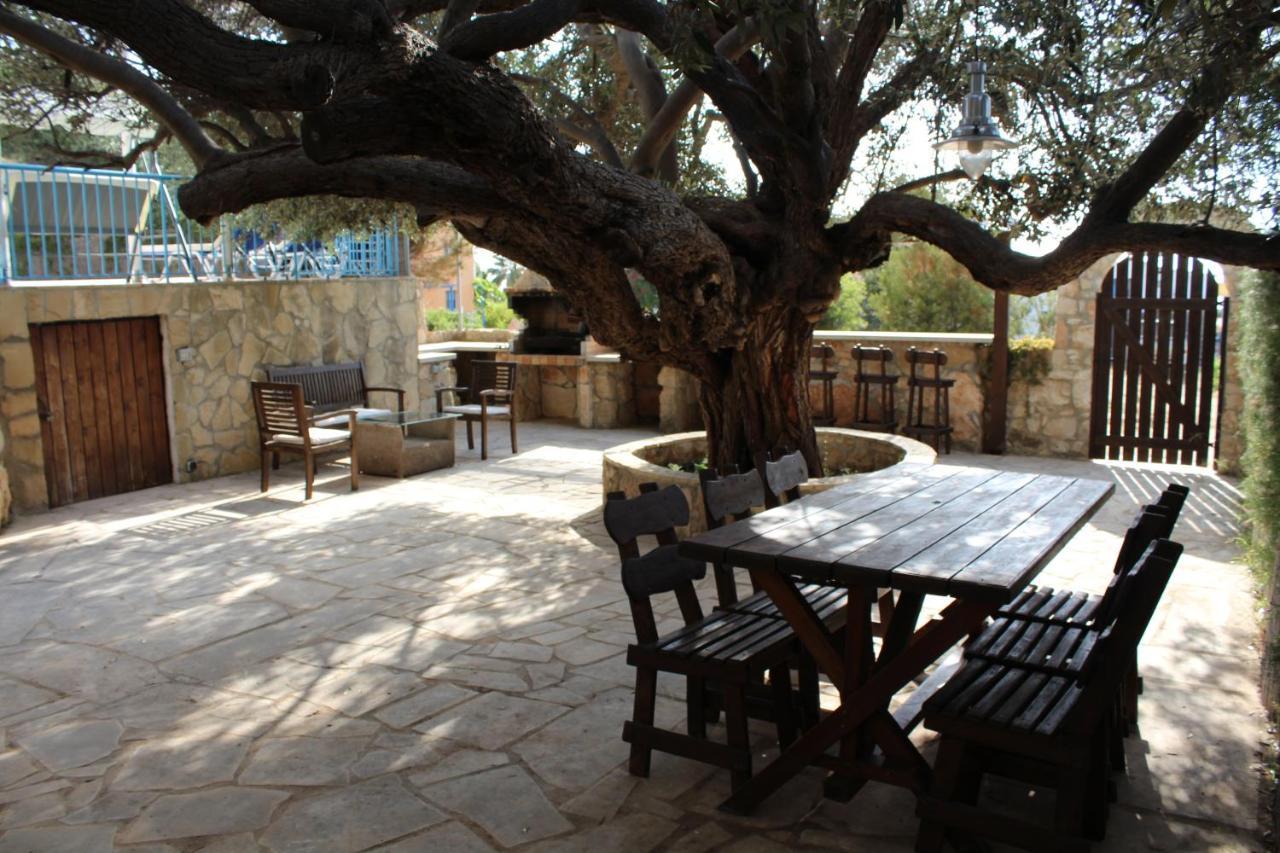 Olive Beach Villa Peyia Bagian luar foto